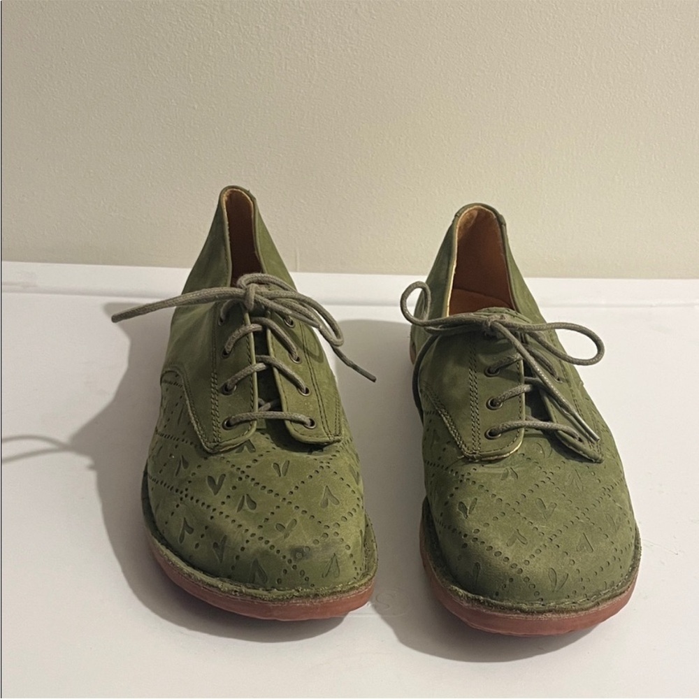 Green Lace-Up Shoes